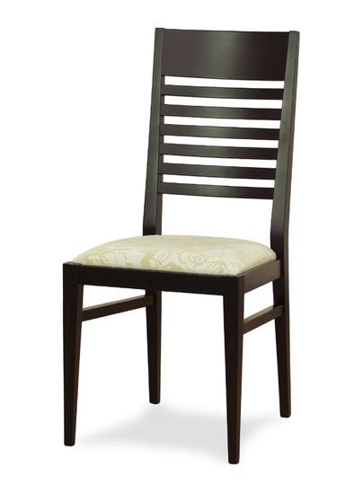 Sedia mod. 457/10 in legno di faggio, sedile imbottito. 