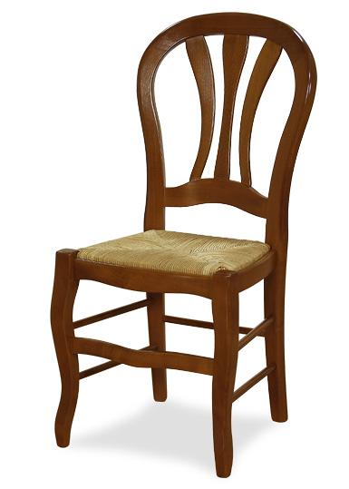 Sedia mod. 847C P in legno di faggio, sedile in paglia di segale. Disponibile anche in legno di rovere e di ciliegio.